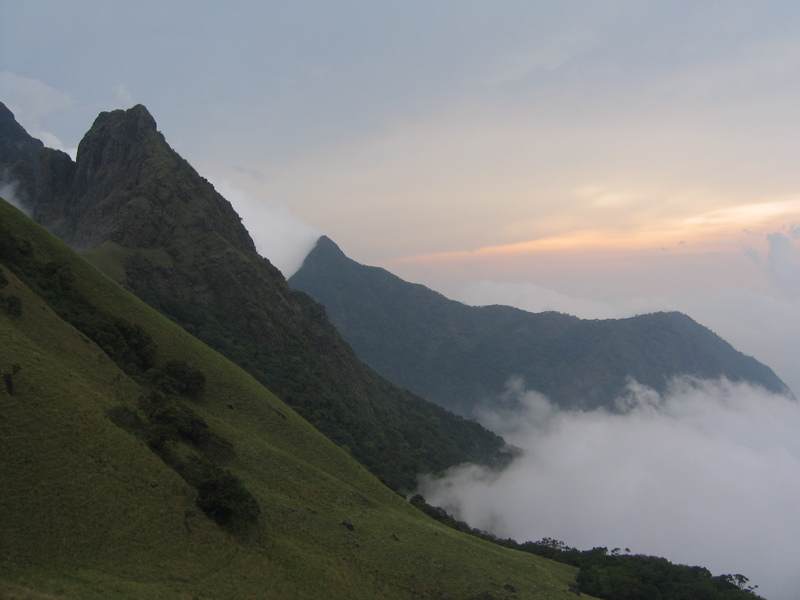 Nilgiris Hills - sunset on top of the mountain
